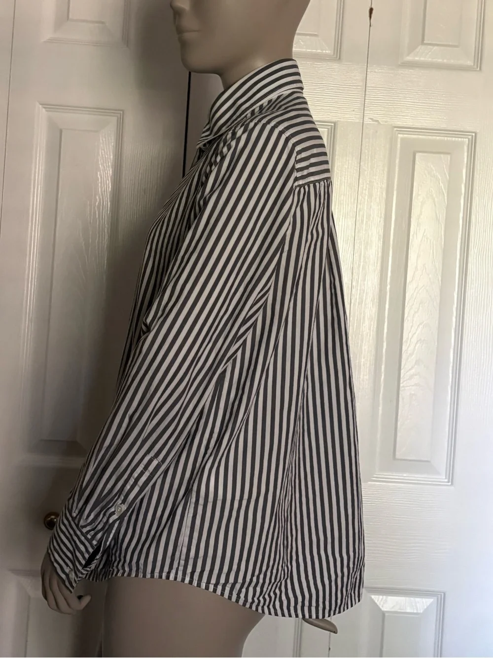 Banana Republic Gray & White Striped Long-Sleeve Dress Shirt